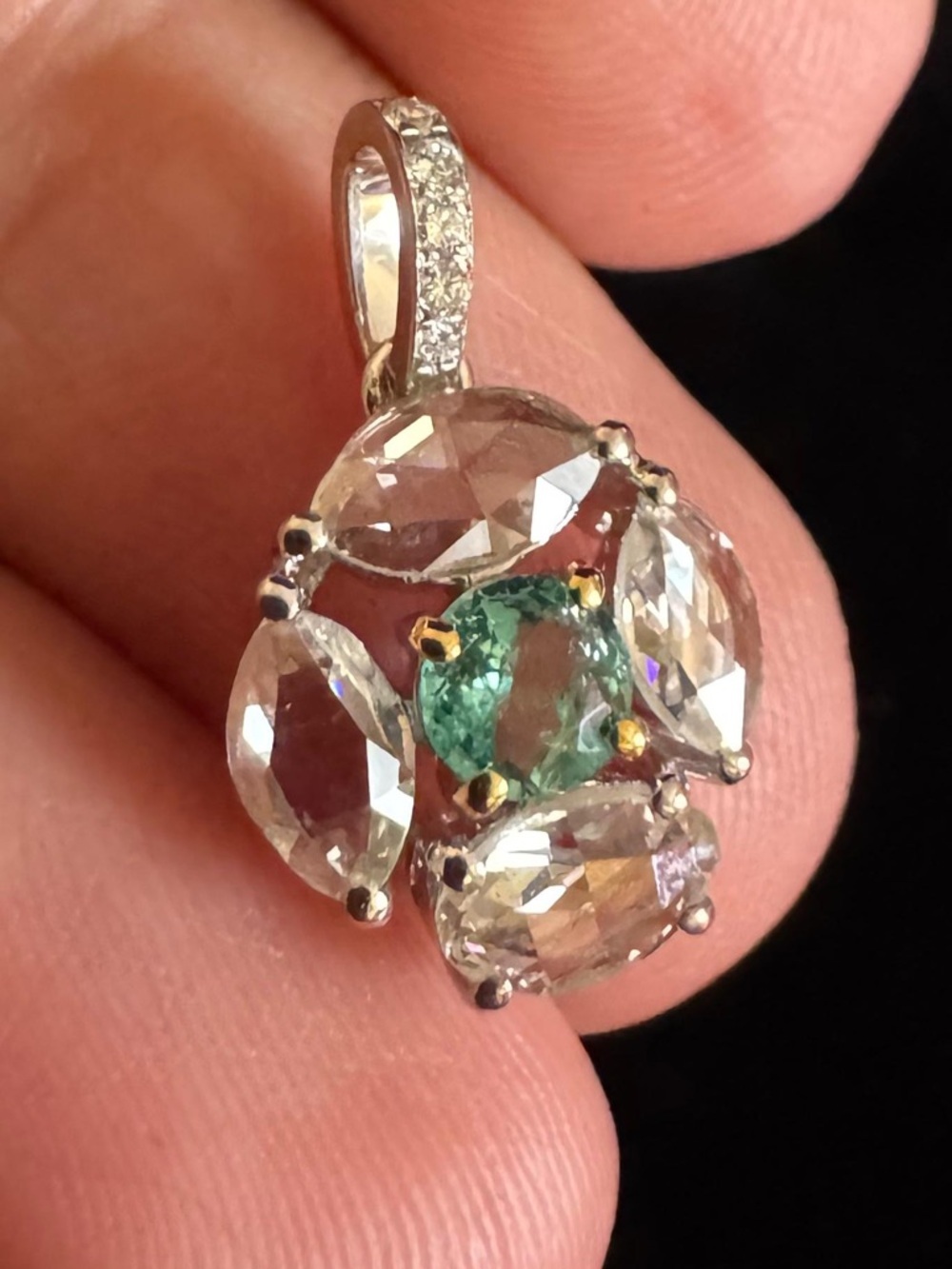 Stunning 18k white gold, diamond and natural Emerald Pendant